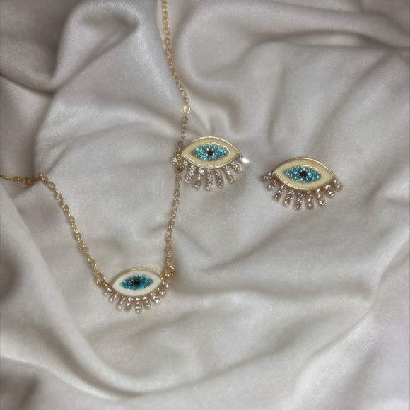 combo of two 🧿🧿🤍 - Picture 2 of 3